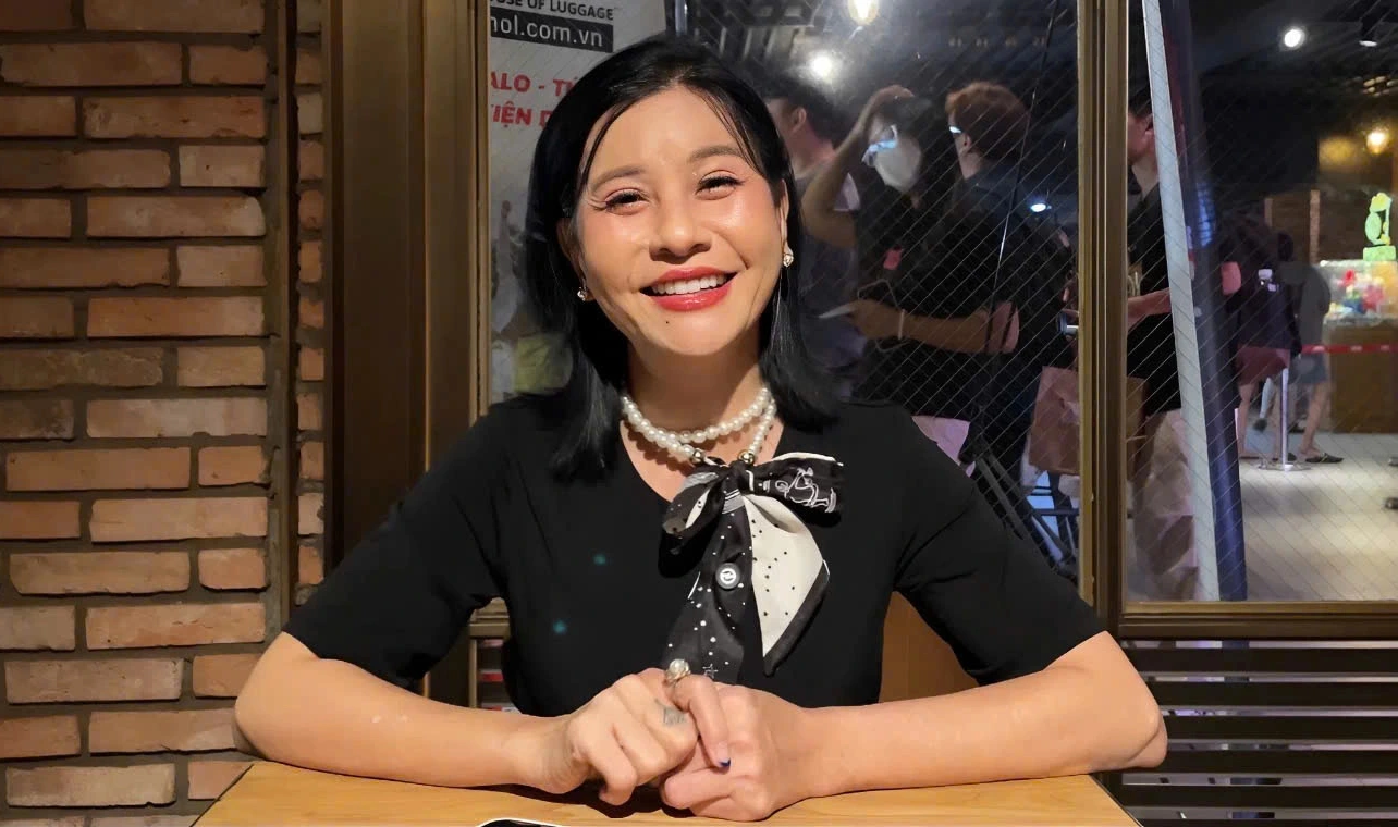 Nữ nghệ sĩ và con trai