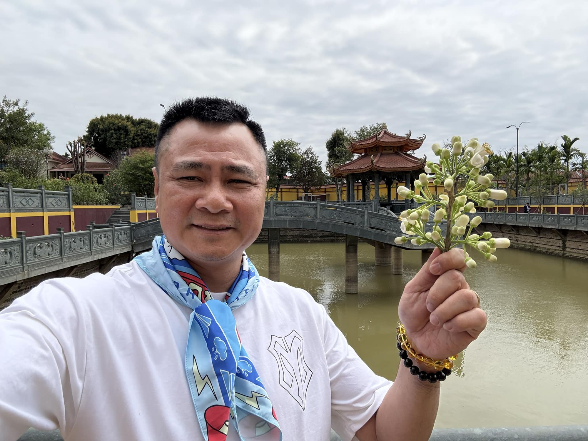 NSND Tự Long trên sân khấu chèo