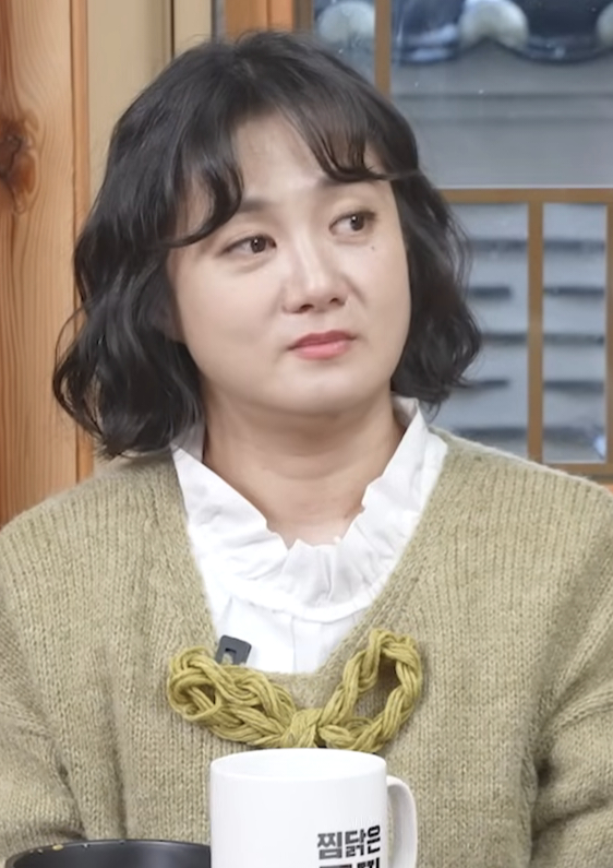 Park Na Rae say rượu ngay cả trong buổi làm việc với quản lý cũ Park Na Rae say rượu khi làm việc