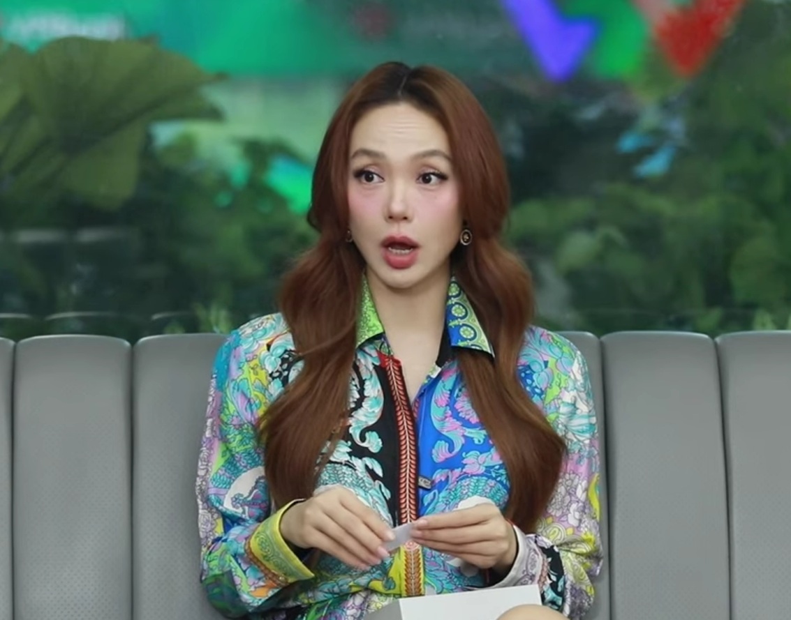 Minh Hằng trả lời phỏng vấn