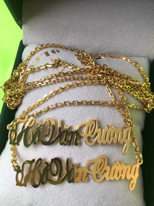 Khán giả tặng vàng và tiền mặt cho Hồ Văn Cường