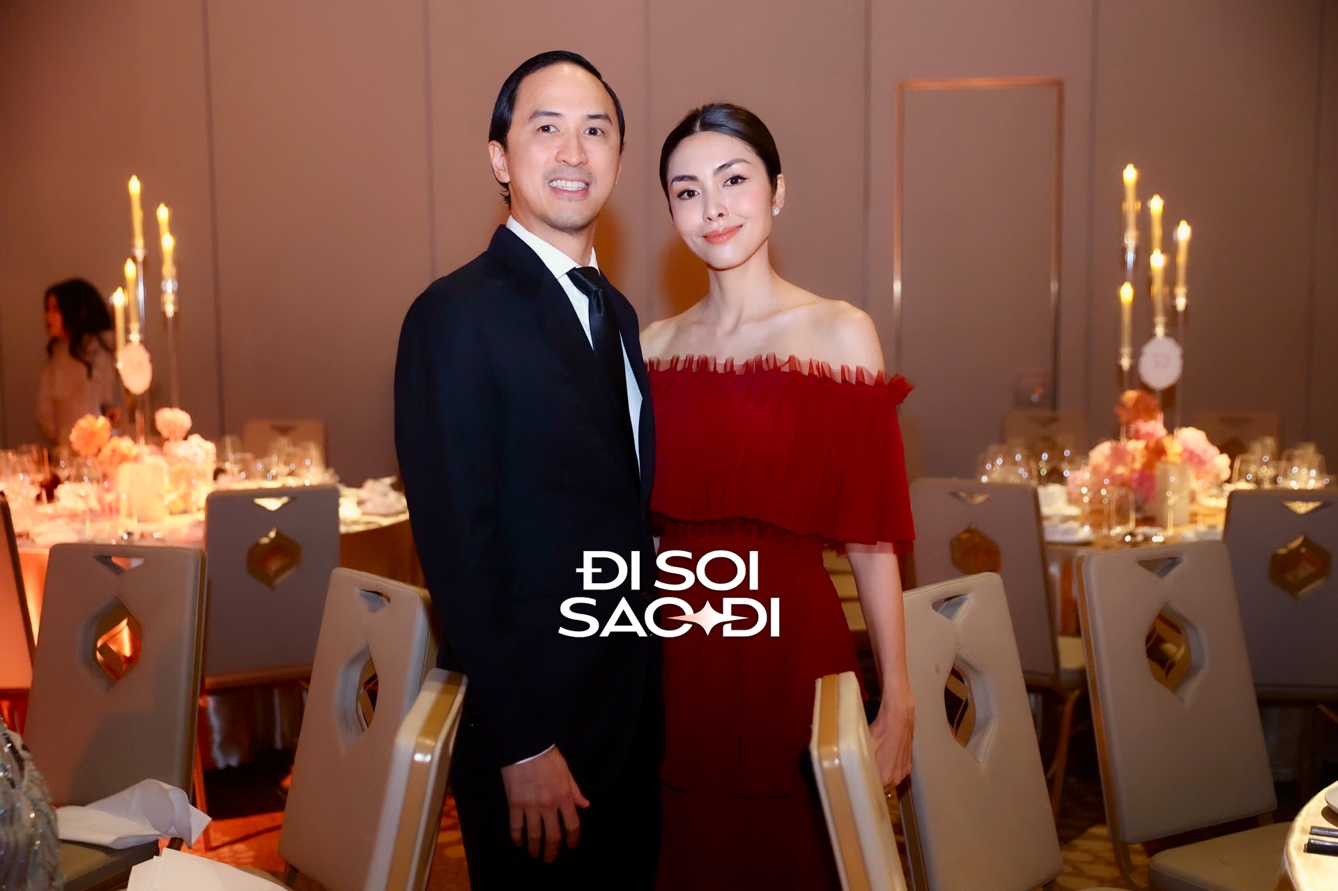 Hà Tăng diện đầm dạ hội khoe bờ vai trần và vóc dáng mảnh mai Hà Tăng trong đầm đỏ tại tiệc cưới