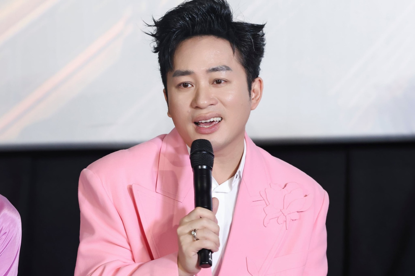 Hình ảnh biểu tượng Mỹ Nhân Ngư trong MV