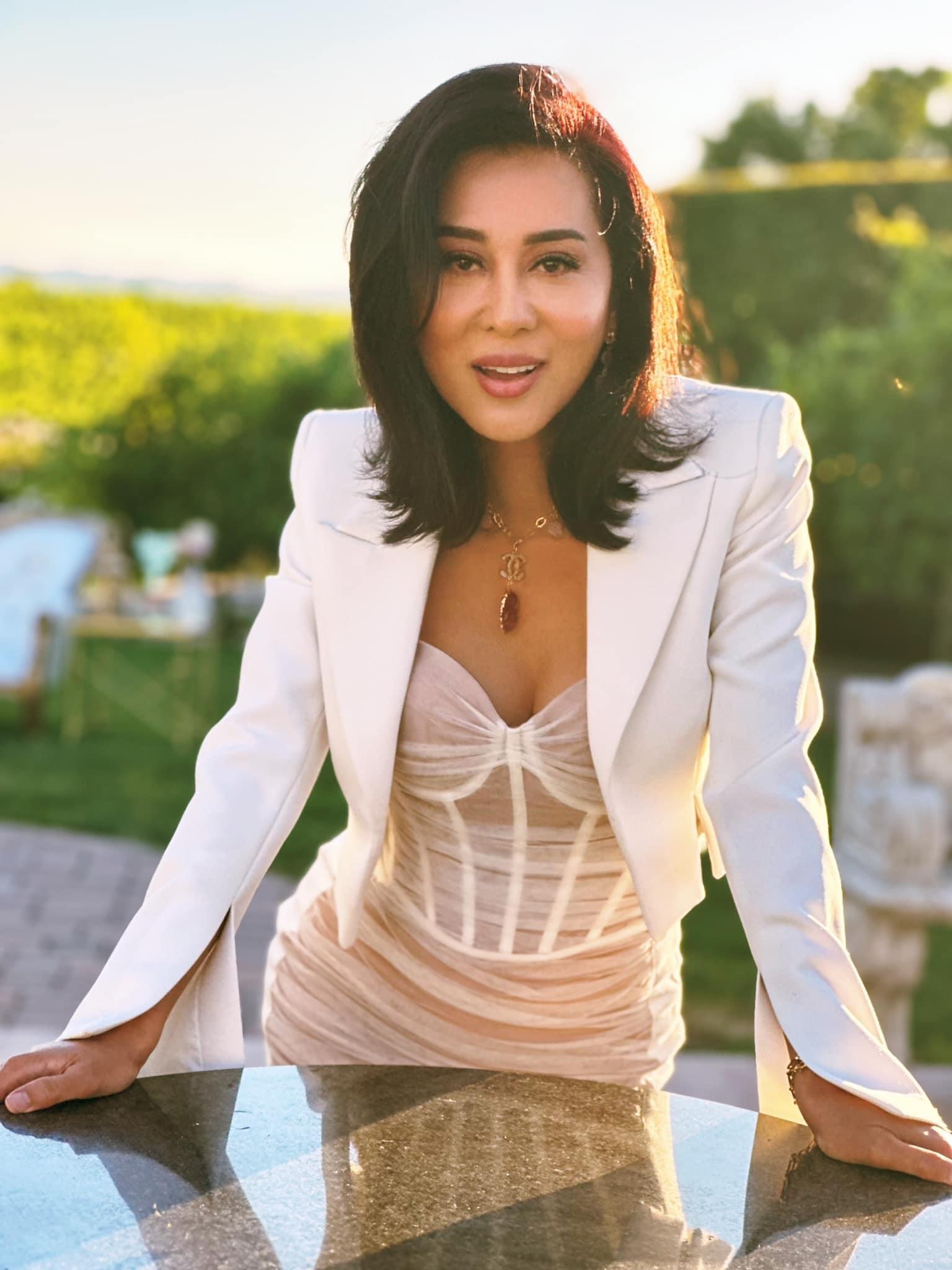 Nguyễn Cao Kỳ Duyên trải qua hai cuộc hôn nhân Nữ MC cùng người chồng đầu tiên và các con