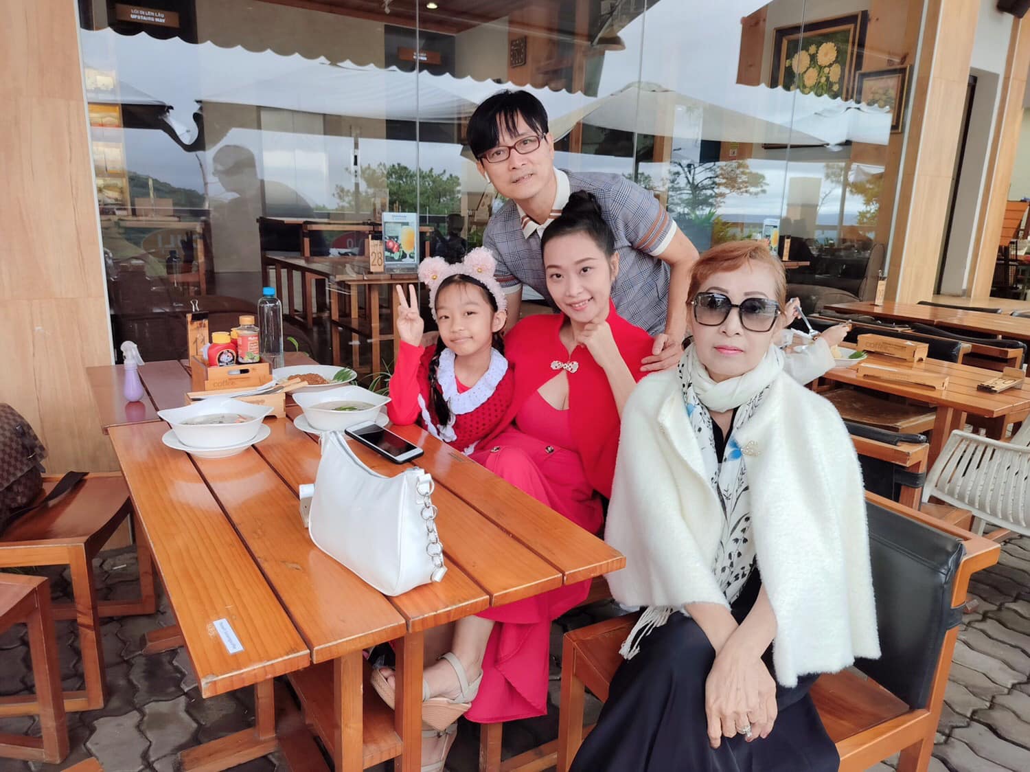 Tổ ấm nhỏ hạnh phúc của Lê Kiều Như và chồng Gia đình hạnh phúc của nữ diễn viên