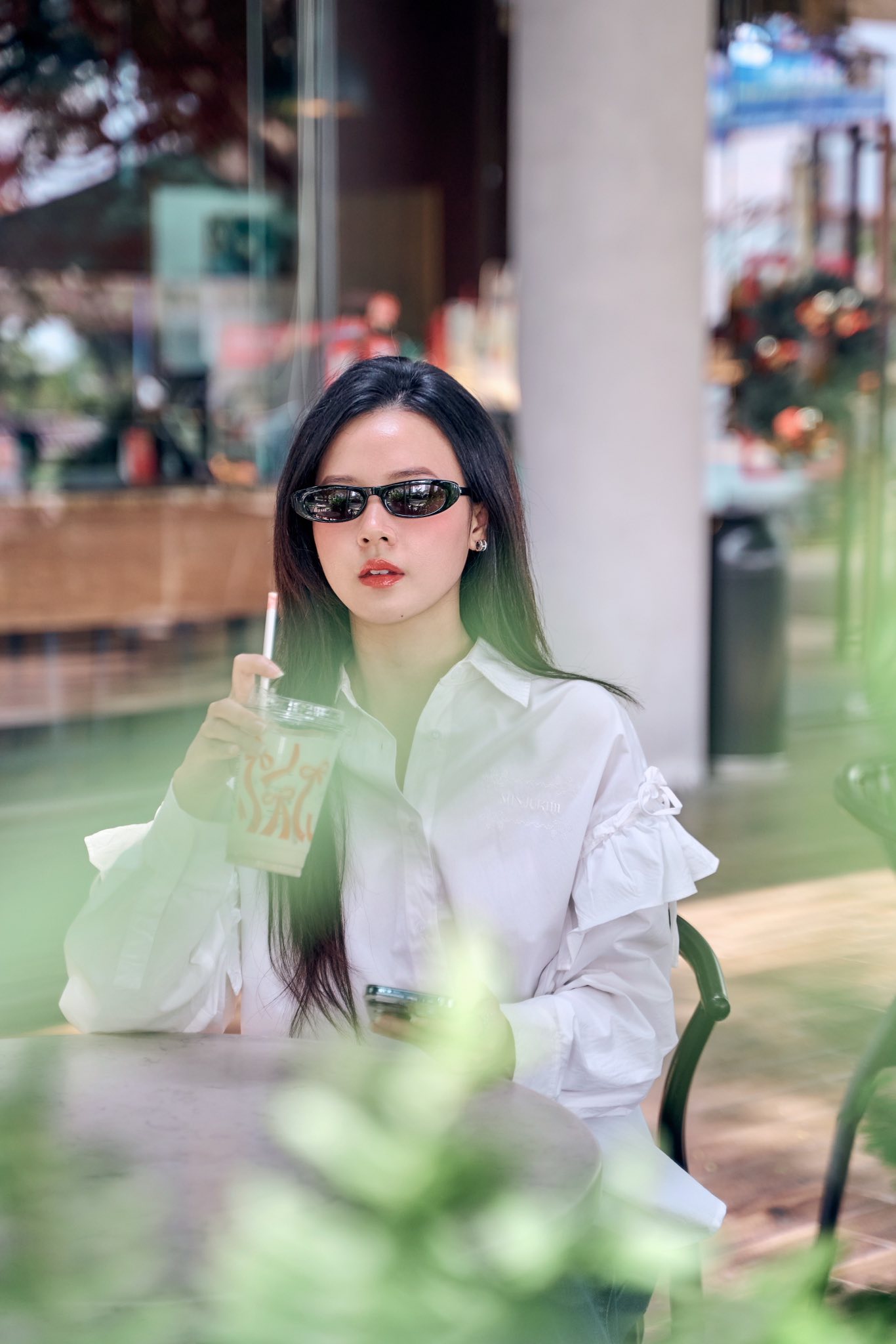 Midu có tin vui?- Ảnh 2. Midu khoe dáng trong bộ cánh suông rộng