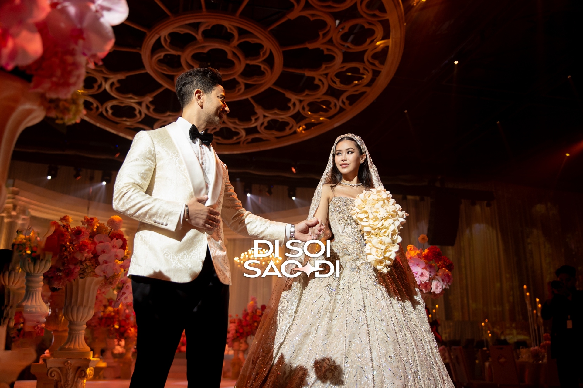 Điều Tiên Nguyễn cài cắm trong 2 bó hoa cưới đắt đỏ- Ảnh 5. Hoa cưới có ý nghĩa cao quý, không tung hoa sau tiệc