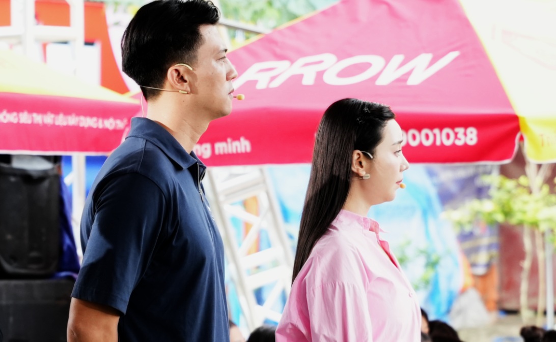 Nghệ sĩ đồng hành giúp đỡ các em nhỏ