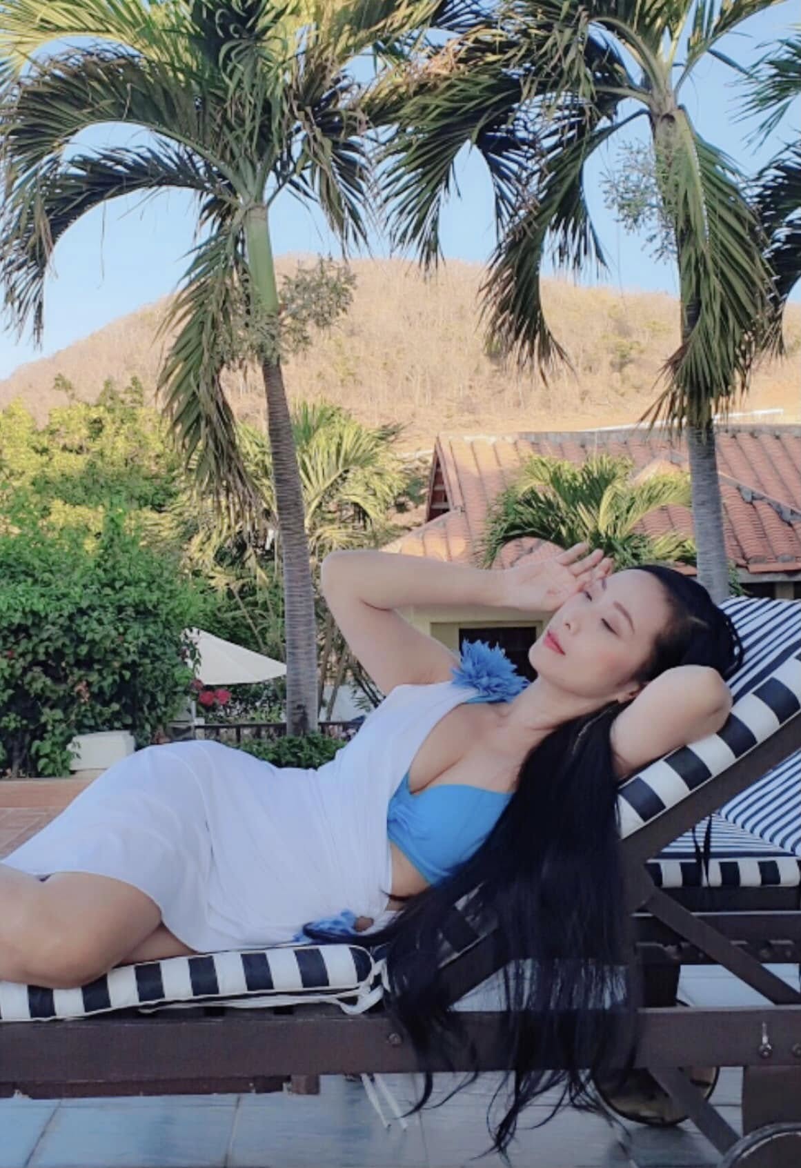 Sắc vóc gợi cảm tuổi 42 của Lê Kiều Như Lê Kiều Như mẹ một con vẫn đẹp quyến rũ