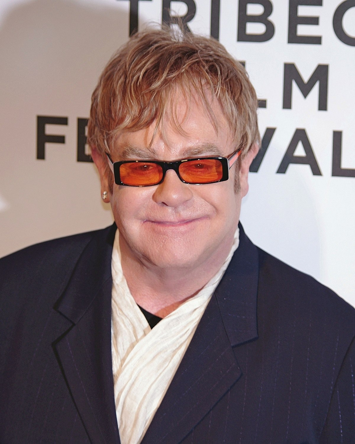 Danh ca huyền thoại Elton John biểu diễn Elton John tại đám cưới