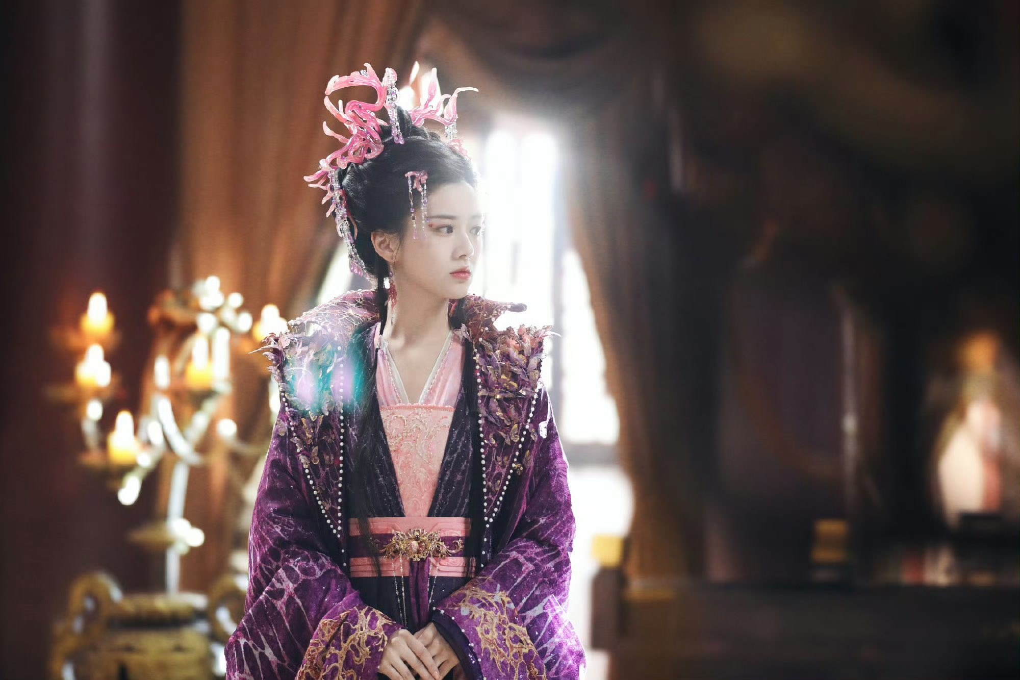 Tạo hình đa dạng và độc đáo của Bao Thượng Ân Hình ảnh mỹ nhân cổ trang với nhiều tạo hình khác nhau