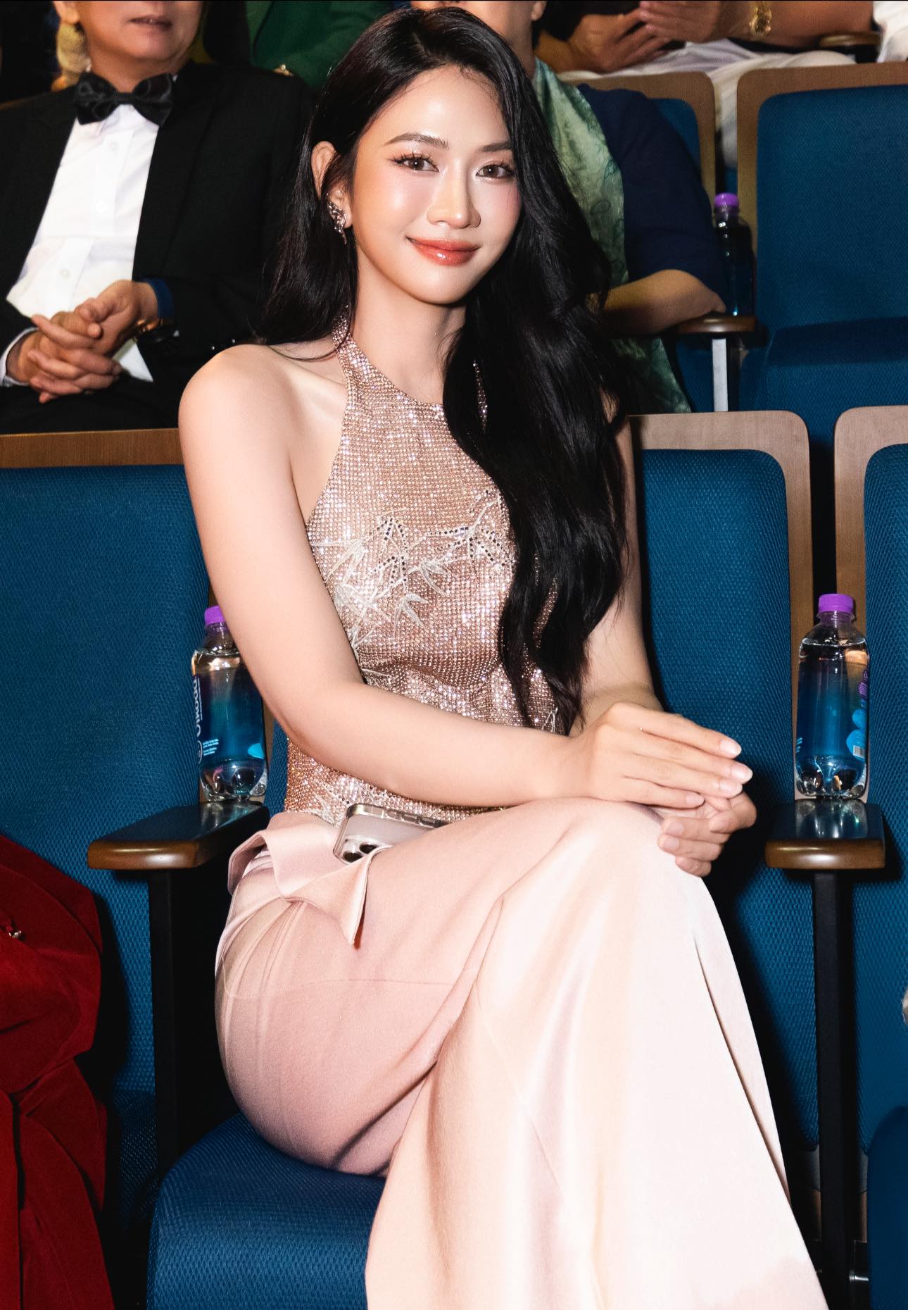 Nhan sắc của Lê Bống ngày càng thăng hạng Nhan sắc Lê Bống